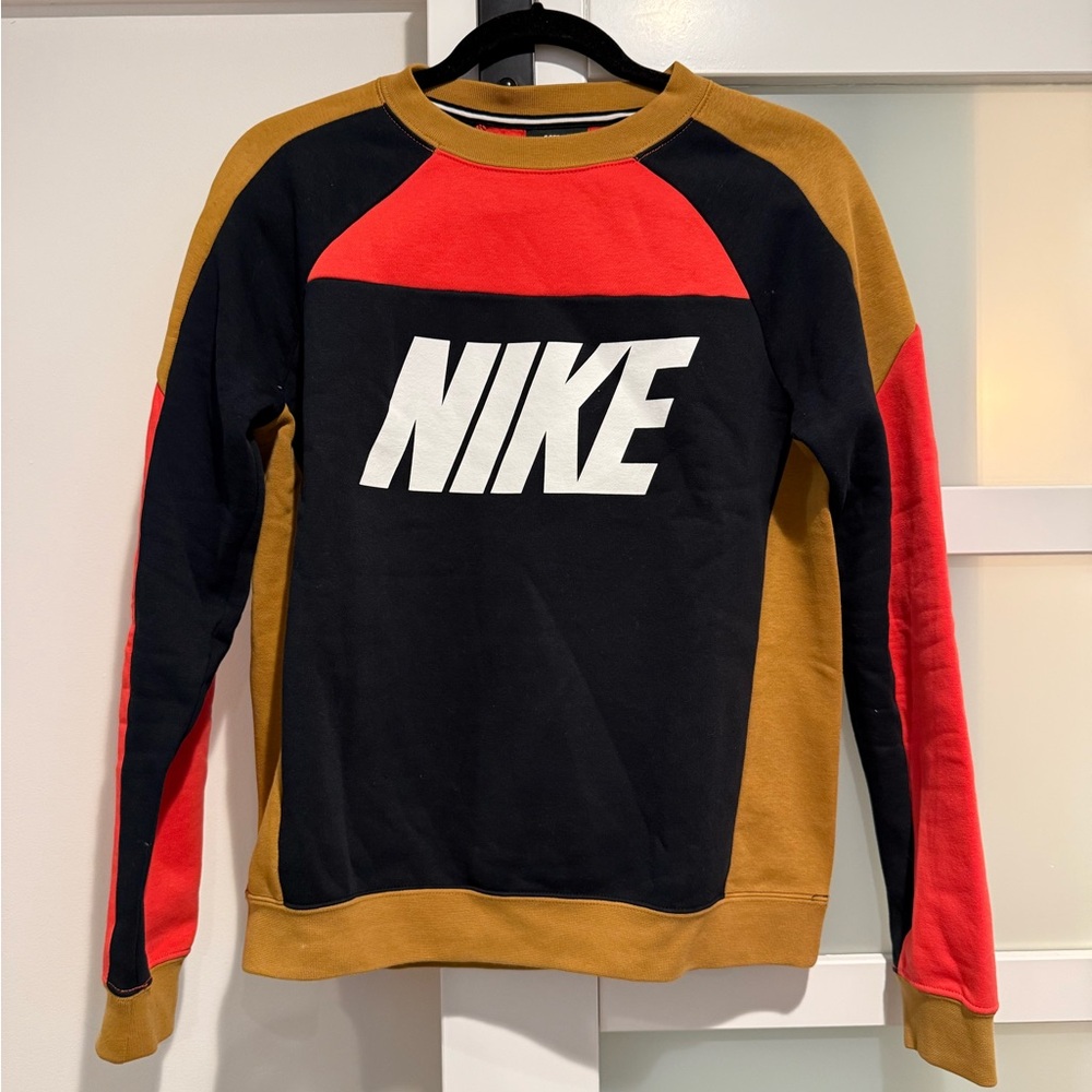 Nike Women’s  Crewneck Sweatshirt- Black, Red, and Tan. Like New